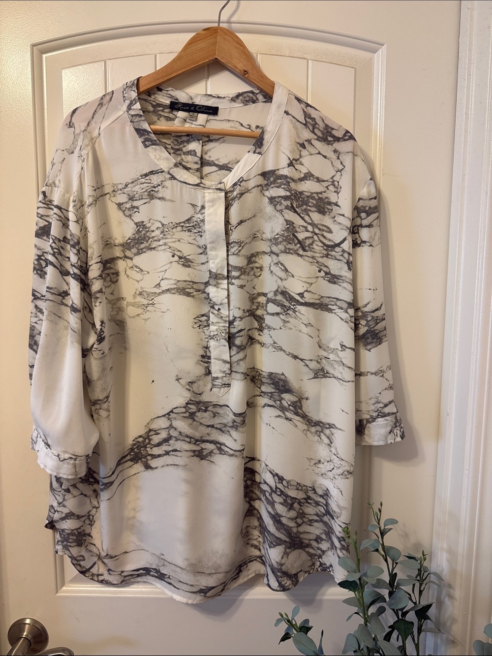 Rose & Olive White Marble-Print Men's Shirt